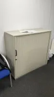 1 Aktenquerrollladenschrank