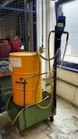 1 olieopvangbak met olievatpomp Dosatron