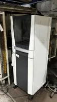 1 poste de travail mobile avec mini-PC (sans disque dur) et moniteur TFT grand écran