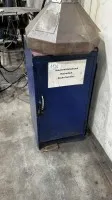 1 metal tool cabinet, low
