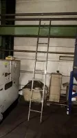 1 алюминиевая приставная лестница, 10 ступеней