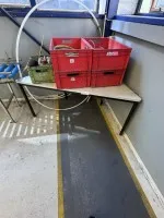 1 trapeziumtafel met stoel