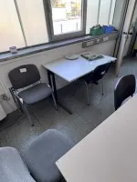 1 lot de sièges composé de 2 tables et 6 chaises