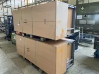 1 partij afgedankt kantoormeubilair