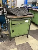 1 établi avec visseuse pneumatique
