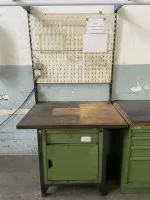 1 верстак с инструментальной стенкой