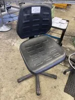 1 стол со стулом