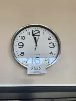 1 Wanduhr