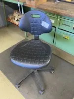 1 chaise de travail pivotante