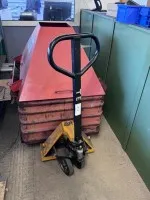 1 pallet truck, load capacity 2000 kg