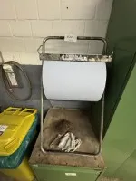 1 диспенсер для бумаги