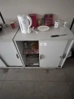 1 armoire à rideaux pour dossiers