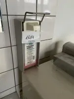 1 handhygiënedispenser, wandgemonteerd