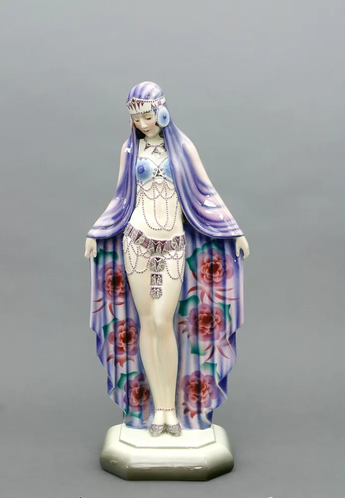 Figura, Friedrich Goldscheider, Vídeň, Art Deco, Rakousko, kolem 1929 Stojící harémová tanečnice