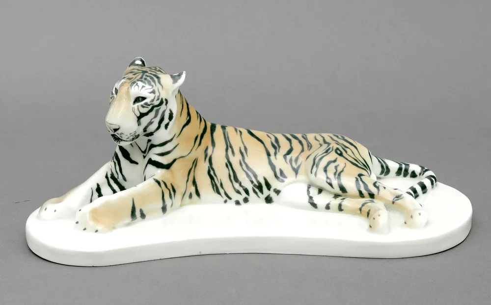 Figurka, Meissen, počátek 20. stol., ležící tygr