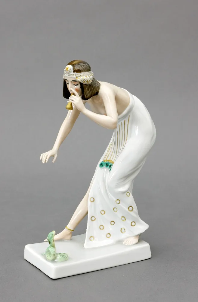 Figurka, Rosenthal, Selb, kolem 1920, tanečnice s hadem, s kobrou na obdélníkovém plochém podstavci