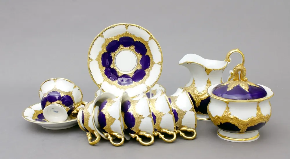 Moccatassen mit Untertassen, Meissen, 20. Jh. sechs Stück B-Form