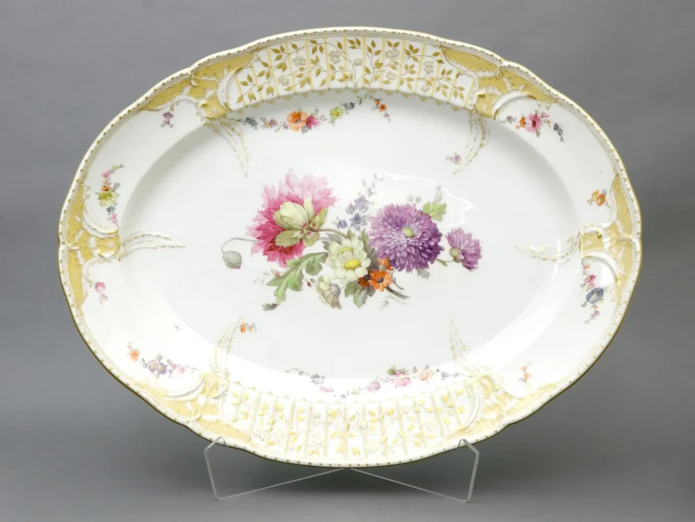 Plateau, KPM Berlin, 1870 - 1945 Ovale, forme légèrement creusée