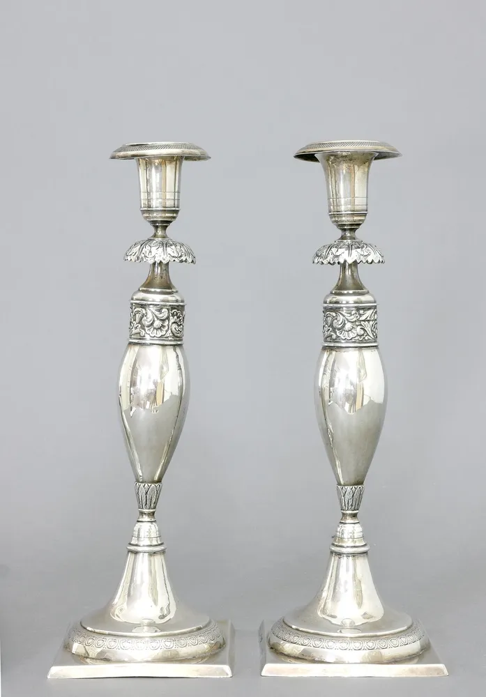 Kandelaars, 750 zilver, Berlijn, 1821 - 1843, een paar