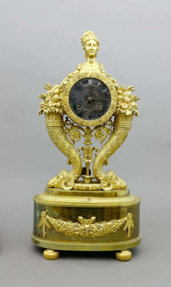 Pendule, pendule de cheminée, France, Empire, fin 18e/début 19e s. Bronze doré