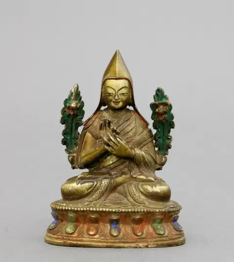 Figuur, messingbrons, Tsongkhapa, China, Peking, 18e eeuw Geleerde en stichter van de Gelug-school