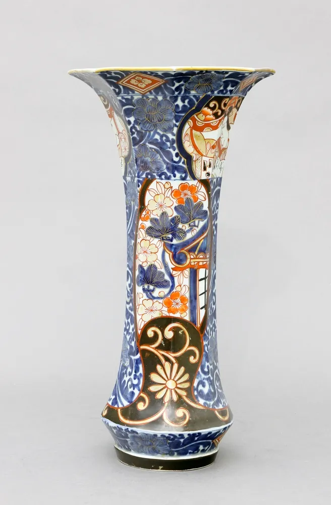 Japon, vase, Imari, Edo, corps octogonal avec bord légèrement évasé