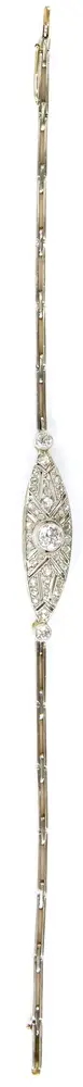 Armband, 585 witgoud/gerodineerd, met ovaal spits middenstuk bezet met een briljantgeslepen diamant van ca. 0,25 ct en meerdere...