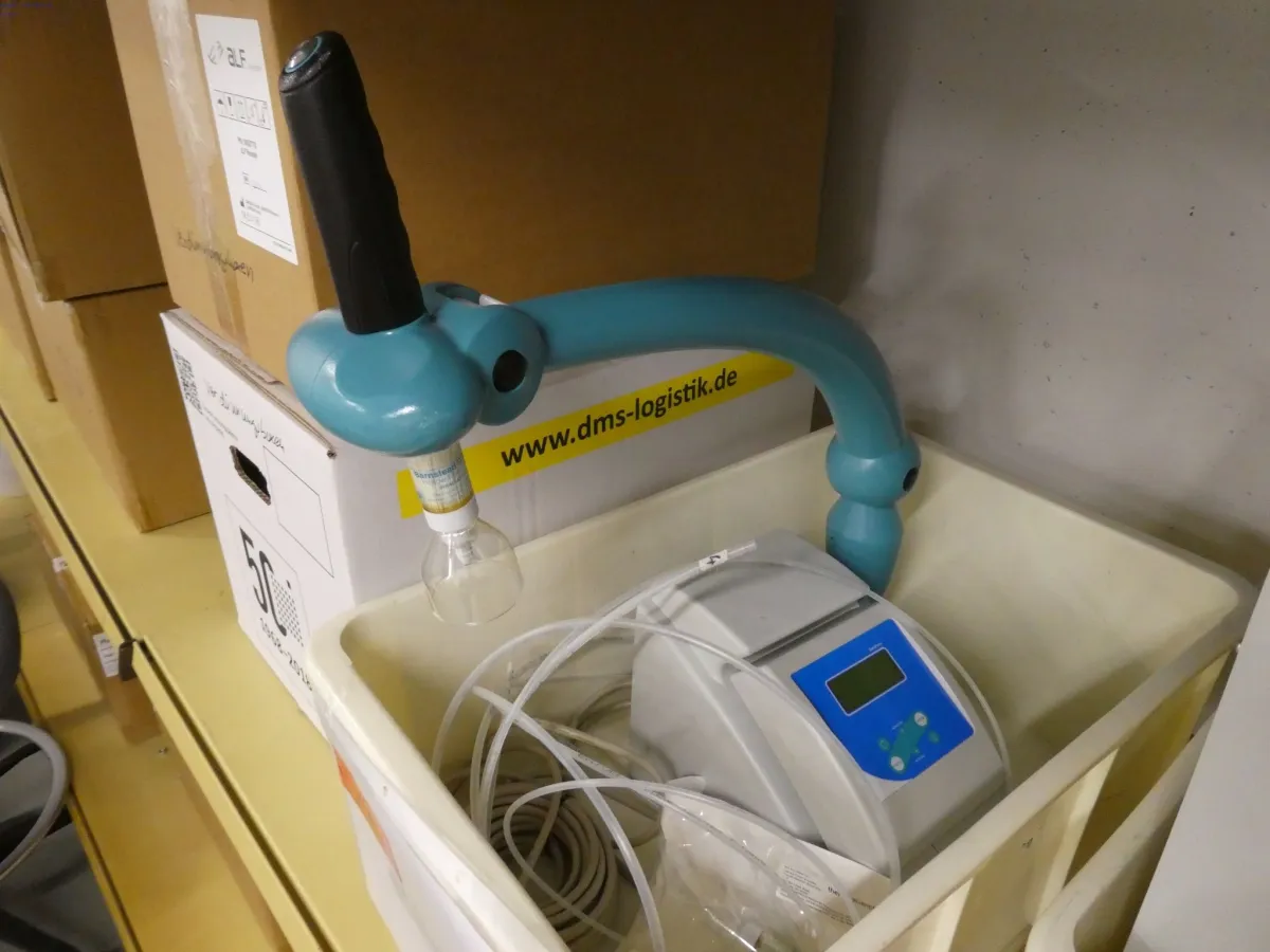 1 šarže experimentálních laboratorních přístrojů