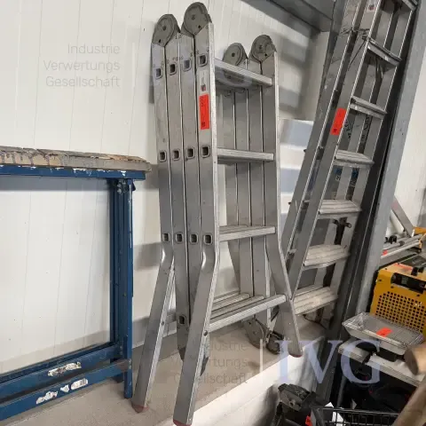 Aluminium articulated ladder