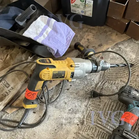 Дрель DEWALT DWD530