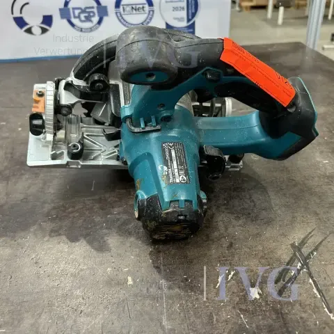 Аккумуляторная ручная циркулярная пила MAKITA DHS 630