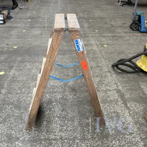 Wooden stepladder KRAUSE