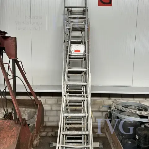 1 lot of aluminium leaning ladders ZARGES