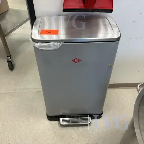 WESCO Step Trash Can