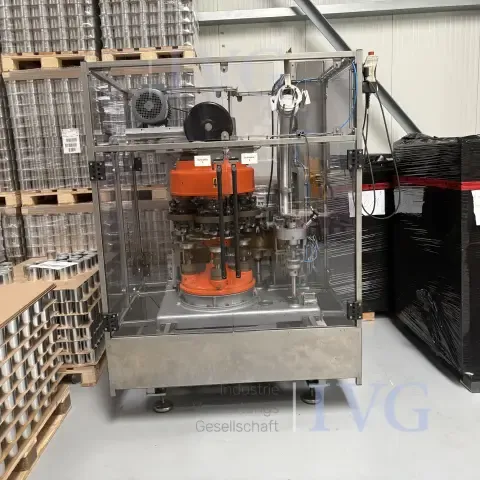 Lid closing machine