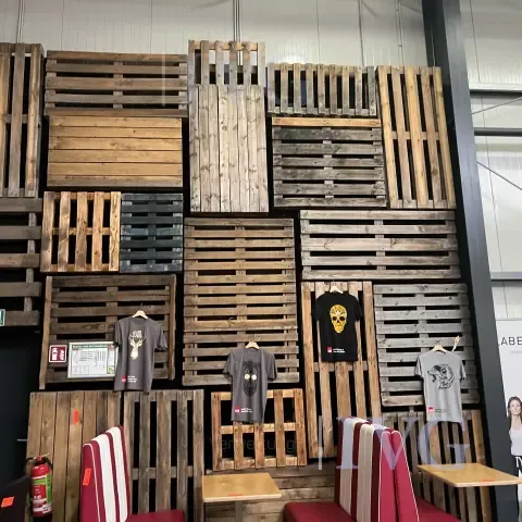 Partij wegwerppallets en Europallets