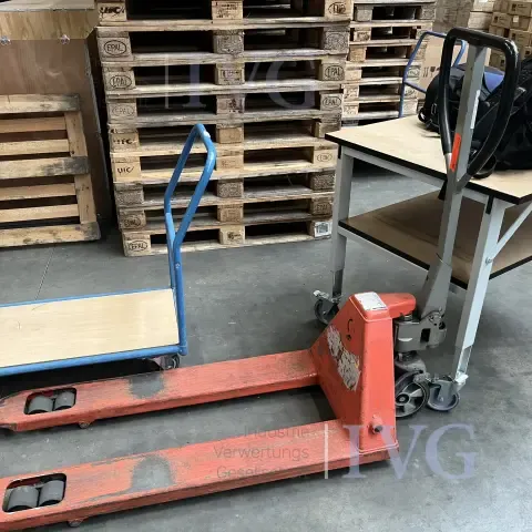Pallet truck