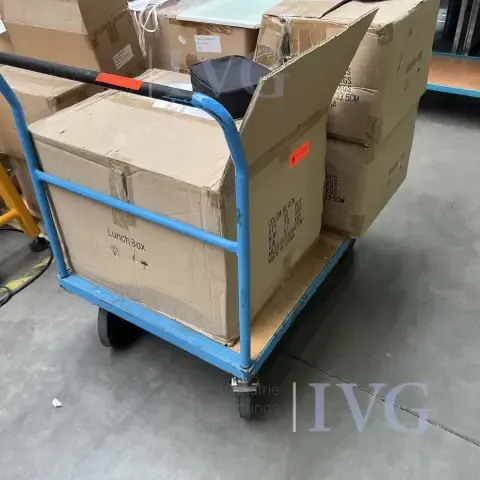 Chariot à rouleaux à étages