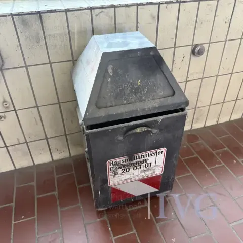 VA-Abfalleimer