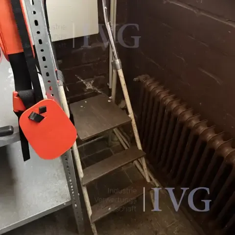 Aluminium step ladder