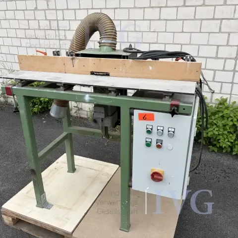 Grooving machine