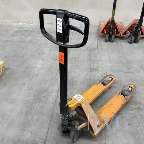 Pallet truck BT LHM230