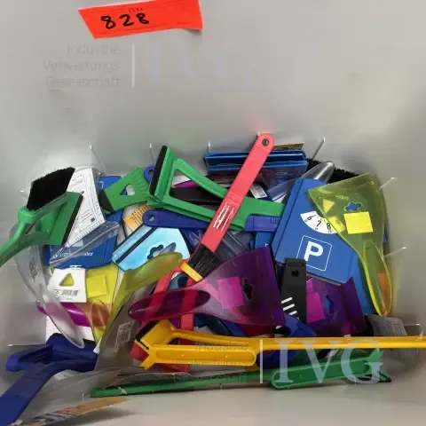 Lot de grattoirs à glace