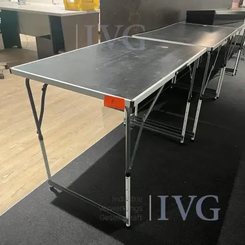 Lot of folding tables
