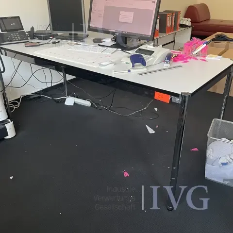 USM HALLER desk