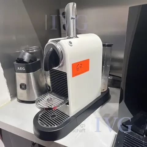 Machine à capsules de café DELONGI