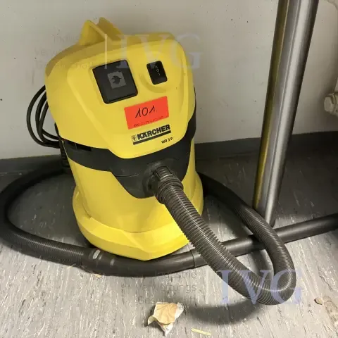 Industrial vacuum cleaner KÄRCHER WD 3 P