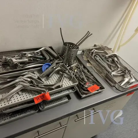 Lot of surgical accessories