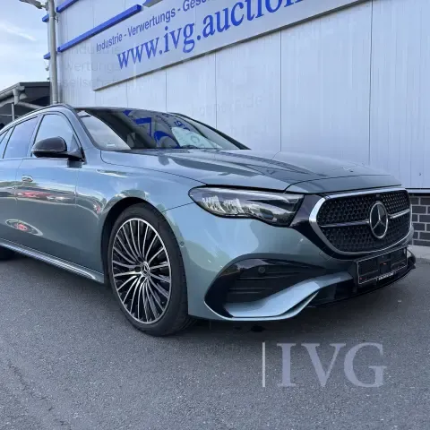 Saloon MERCEDES-BENZ E 220 D