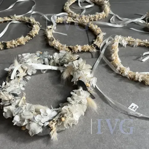 Lot de bijoux en fleurs séchées